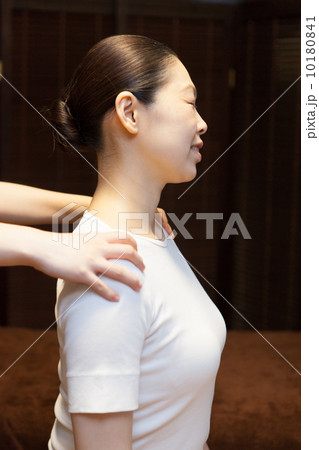 ミドル　女性　美容 10180841