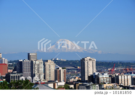 レーニア山 10181850