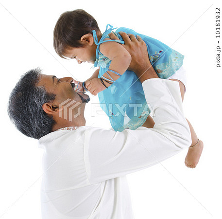 Father playing with daughter 10181932