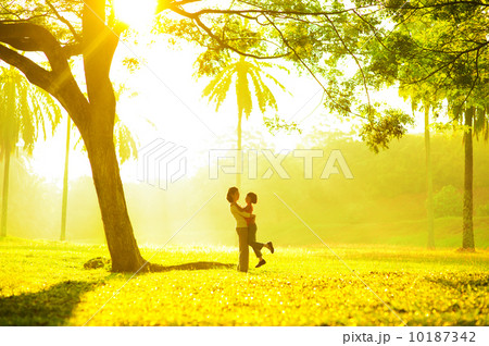 Asian mother and young daughter Asian mother and young daughter 10187342