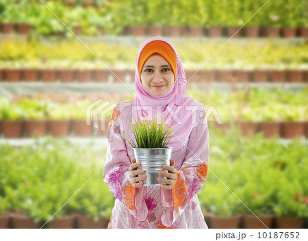 Go Green 10187652