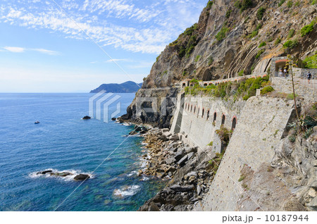 夏の地中海　イタリア・リグーリア海岸 10187944