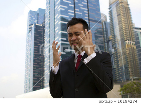 Asian businessman in despair 10194274
