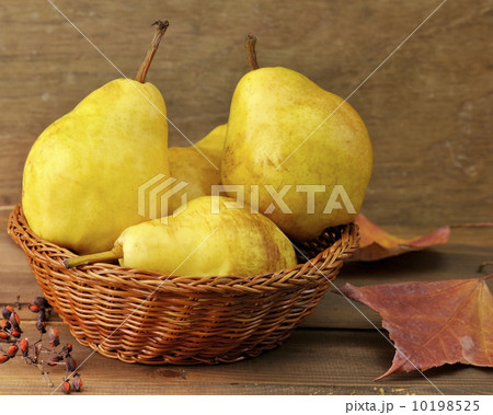 Yellow Pears In A Basket 10198525