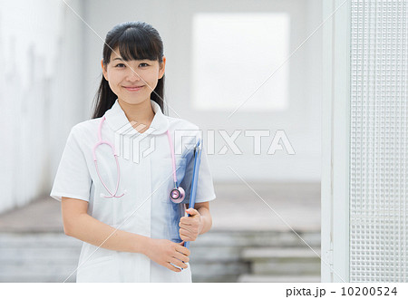 白衣の女性 10200524