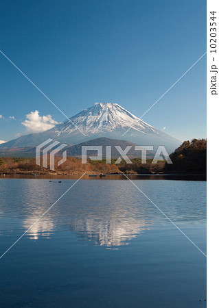 精進湖からの富士山 10203544