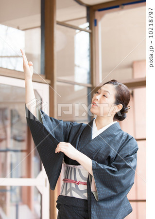 日本舞踊 ミドル女性 日本舞踊 ミドル女性 10218797