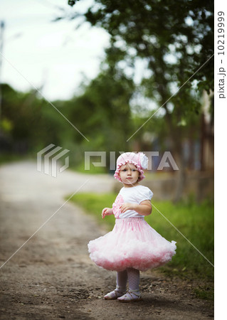 little girl in dress outdoor photo 10219999