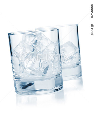 Glasses with ice cubes Glasses with ice cubes 10250006