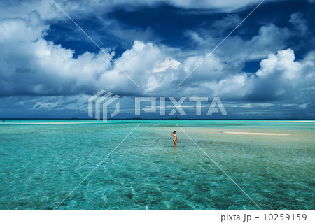 Woman at beach Woman at beach 10259159