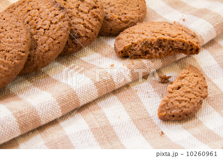 Chocolate chip cookies 10260961