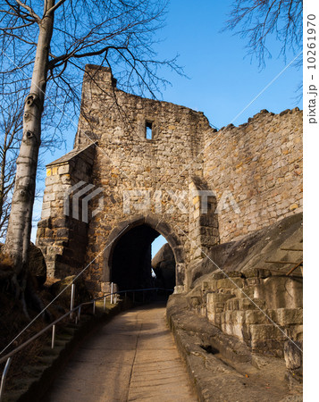 Gate tower of Oybin Castle 10261970