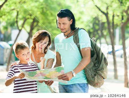 Tourists looking at the map Tourists looking at the map 10264146