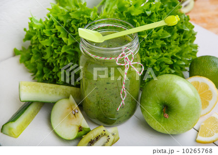 Fresh organic green smoothie with salad, apple, cucumber, pineap 10265768