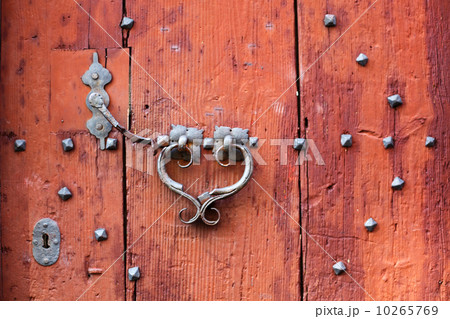 old wooden background in dark pink color old wooden background in dark pink color 10265769
