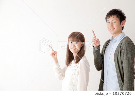 若い男女 10270726
