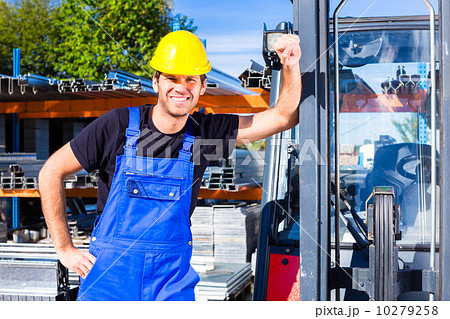 Builder with site pallet transporter or lift fork truck 10279258
