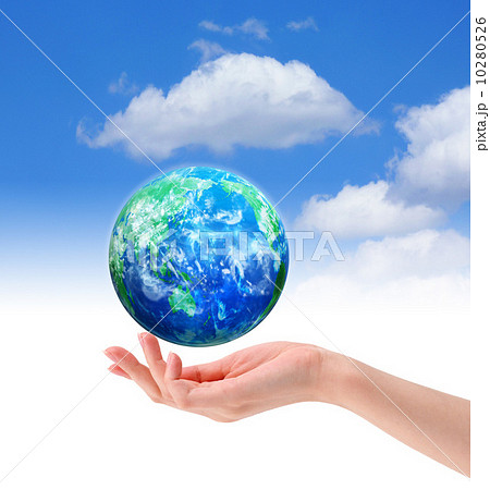 きれいな手の上の地球 10280526