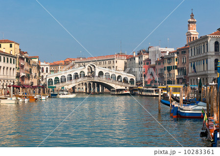 Rialto Bridge in Venice 10283361