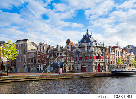 historical houses in old Haarlem, Holland 10283981