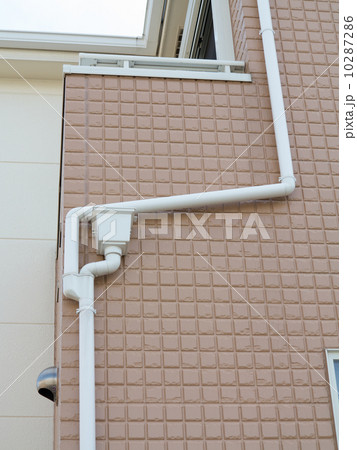 住宅の雨どい 10287286