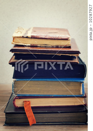 pile of old books  10287927