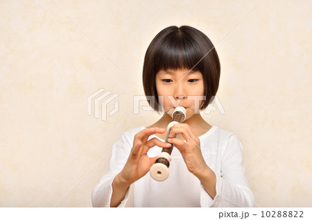 笛を吹く女の子 笛を吹く女の子 10288822