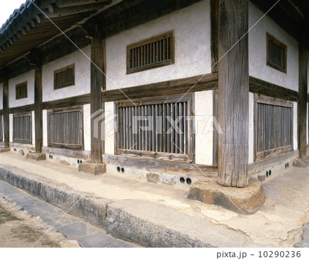 海印寺大蔵経板殿 海印寺大蔵経板殿 10290236
