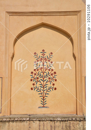 世界遺産アンベール城のハーレムの入り口の壁画 10291106