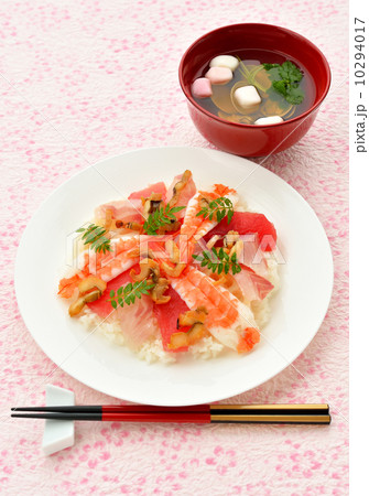 雛祭りの「散らし鮨」イメージ。 雛祭りの「散らし鮨」イメージ。 10294017