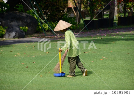 インドネシア　バリ島　女性 10295905