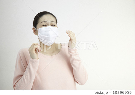 マスクと女性　ミドルエイジ 10296959