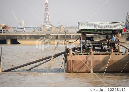 ミャンマー　ティワラ国際港 10298112
