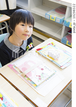 入学式（教室にて） 10298322