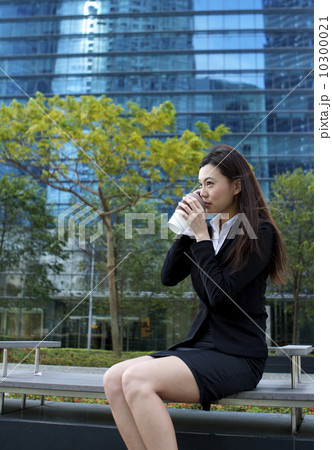 Asian business woman taking a break 10300021