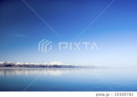 tranquil lake 10300782