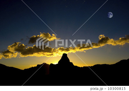 sunsetting over the hills 10300815