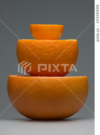 Three citruses segments pyramid Three citruses segments pyramid 10306998