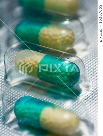 two-colour capsules blister two-colour capsules blister 10307005