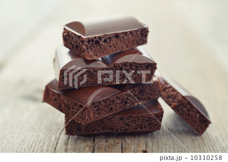 Porous chocolate 10310258