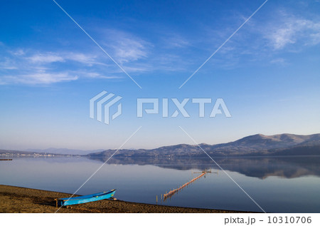 早春の山中湖の朝 水鏡 早春の山中湖の朝 水鏡 10310706