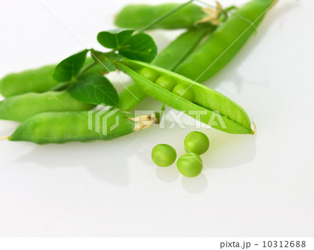 green pea pods 10312688