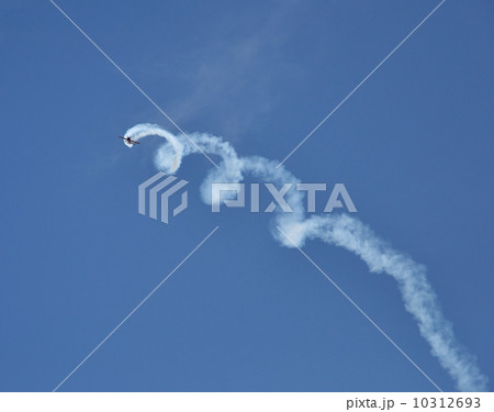 airshow airplane 10312693