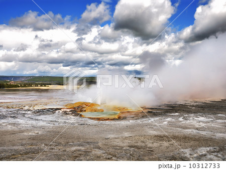 clepsydra geyser 10312733