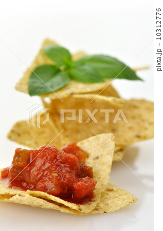 Corn tortilla chips 10312776
