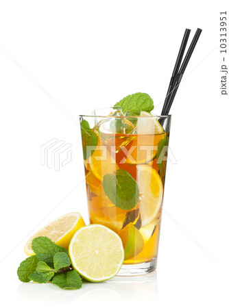 Glass of ice tea with lemon, lime and mint Glass of ice tea with lemon, lime and mint 10313951