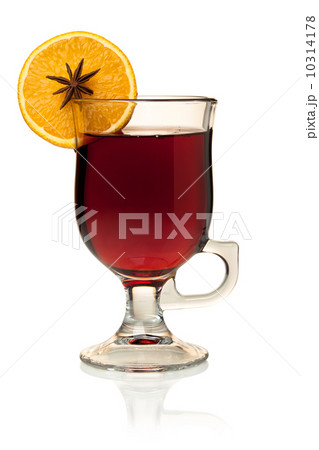 Hot mulled wine with orange slice and anise Hot mulled wine with orange slice and anise 10314178