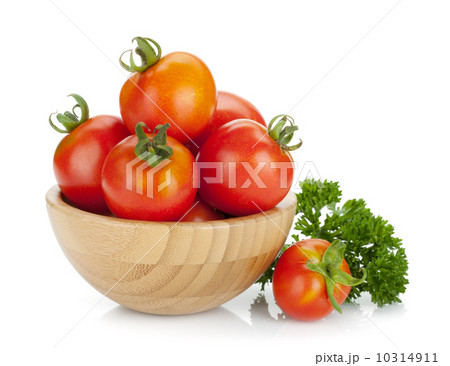 Ripe tomatoes in a bowl 10314911