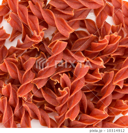 Red pasta background 10314912