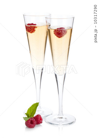 Champagne with raspberry Champagne with raspberry 10317290
